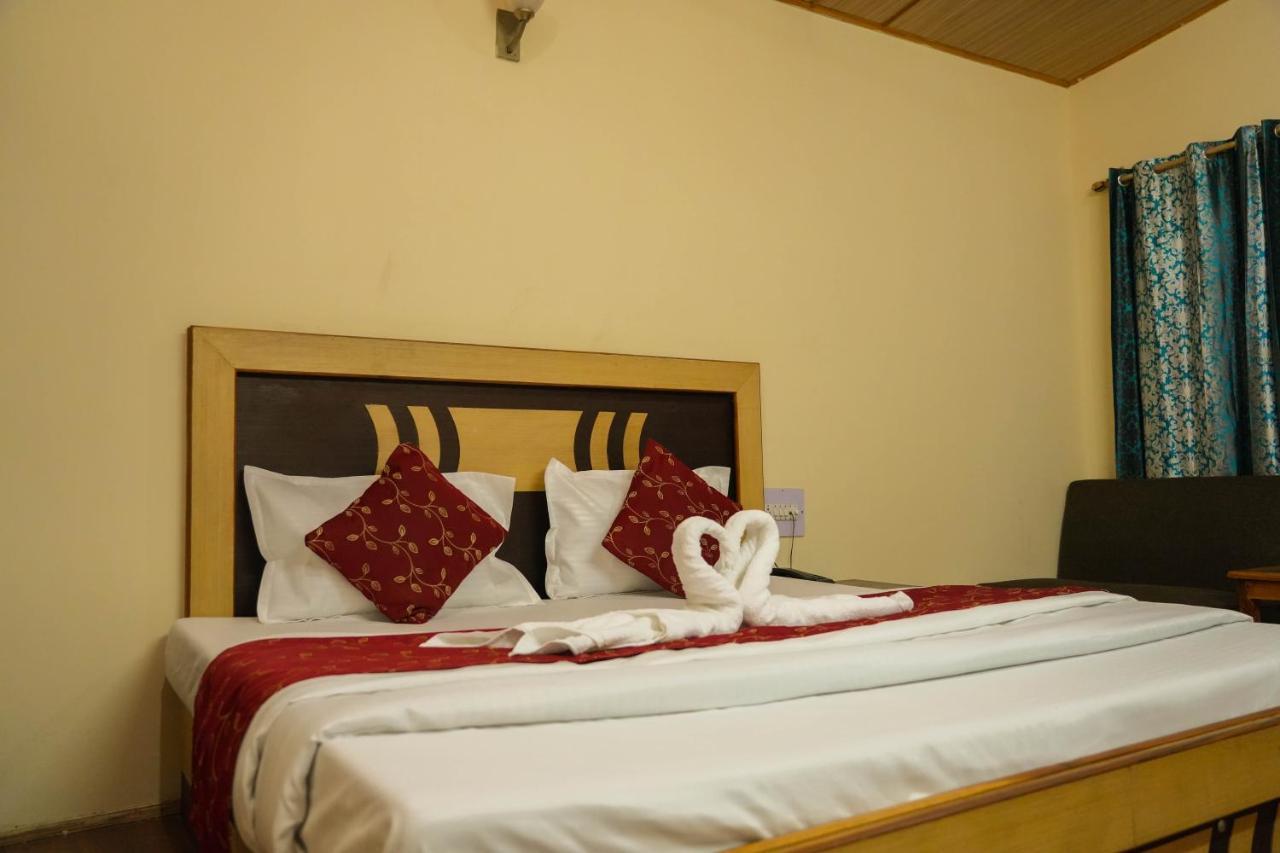 Hotel Grass Land Manāli Zewnętrze zdjęcie